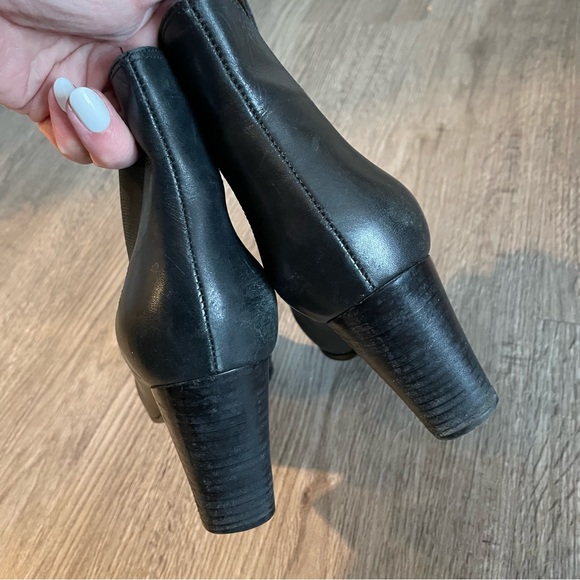 KENDALL & KYLIE Finley Bootie Black Leather Pointed Toe Heeled Ankle Boot - Picture 8 of 12